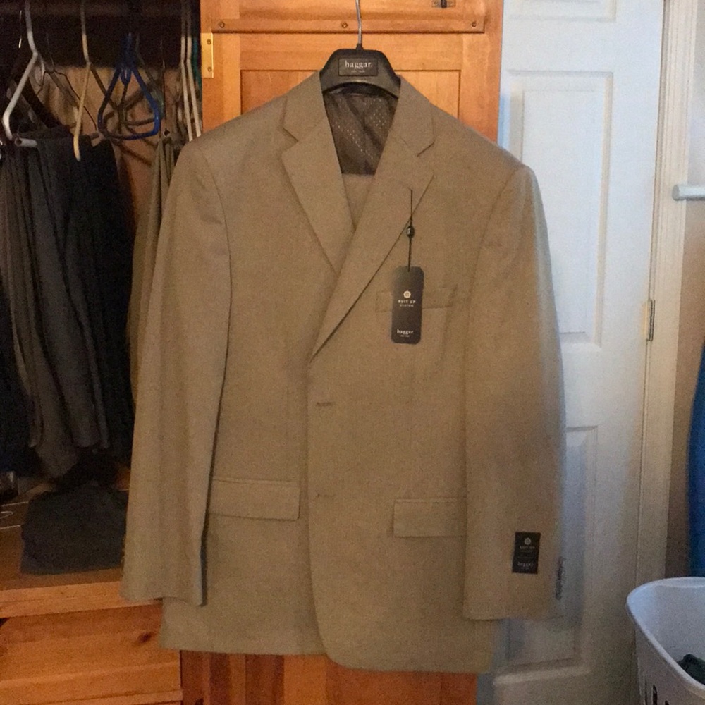 Men’s Haggar suit